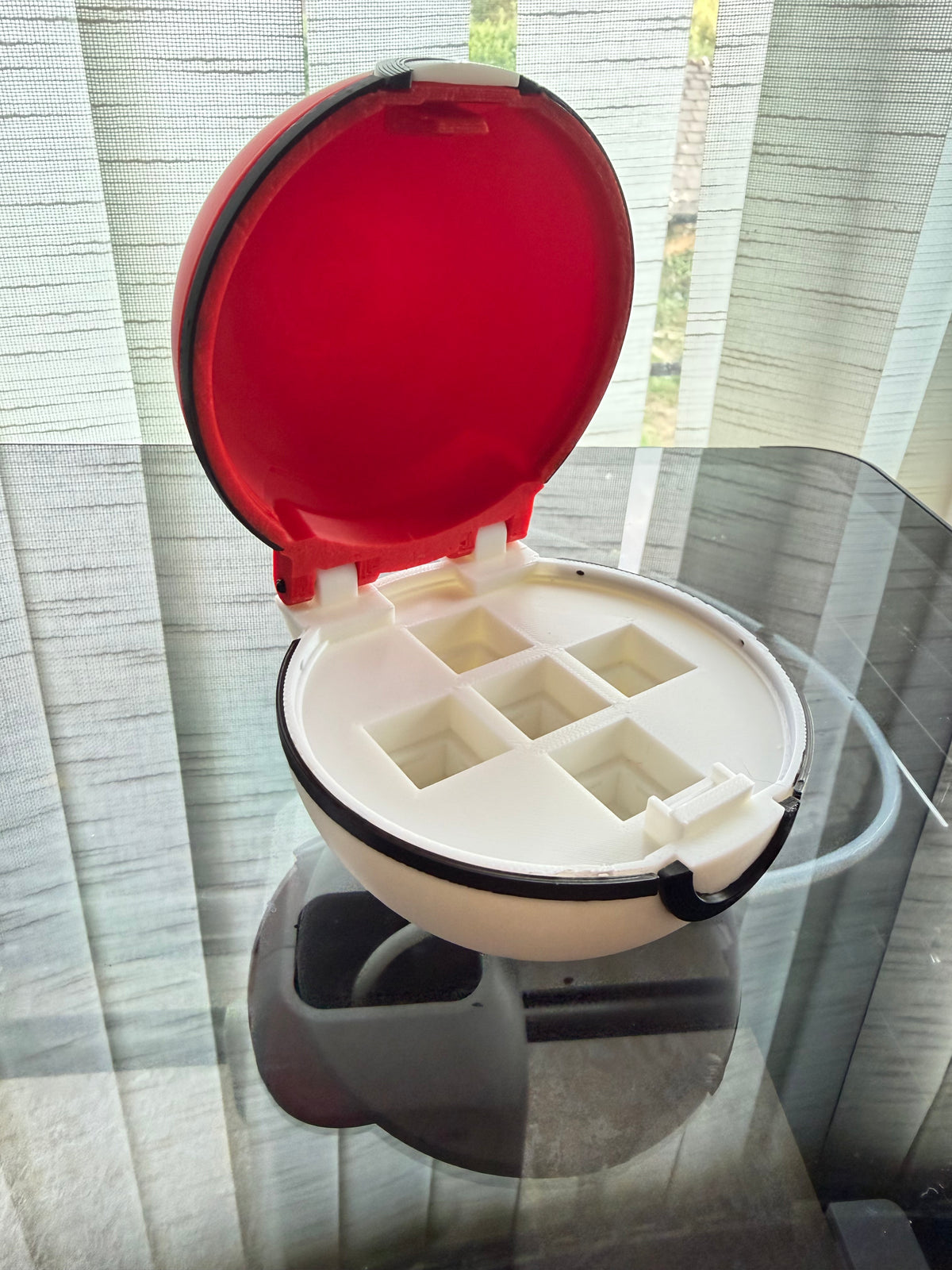 Poké Ball Style Clicker Ball with 5 Keys